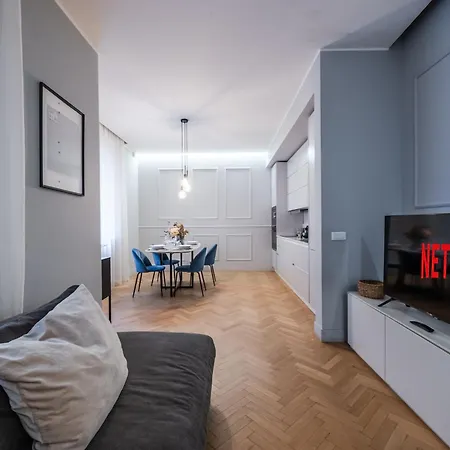 Lejlighed Elegant And Spacious Luxury In Bullona Milano