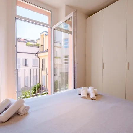 Essenza - Modern Comfort - In The Heart Of - 5min To Station - 10min To Dumo Apartmán *