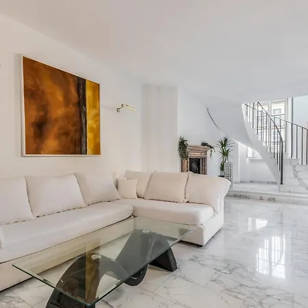 Duomo3'-skylight-idropool-private-cinema-freepark Apartmán