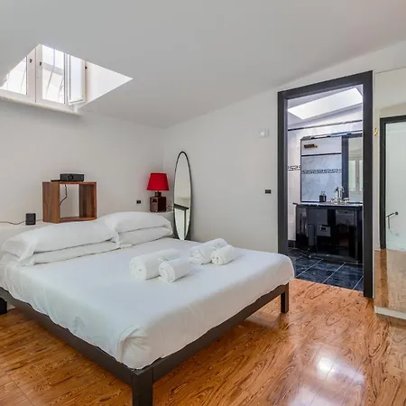 Duomo3'-skylight-idropool-private-cinema-freepark * Milán