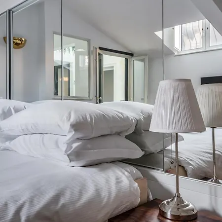 Apartmán Duomo3'-skylight-idropool-private-cinema-freepark