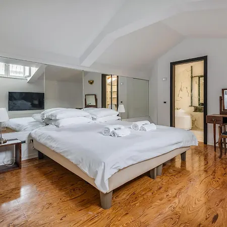 Duomo3'-skylight-idropool-private-cinema-freepark * Milán