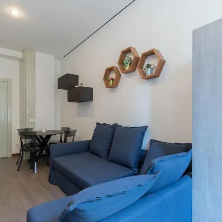 Corso Venezia With Double Bathroom And Balcony *