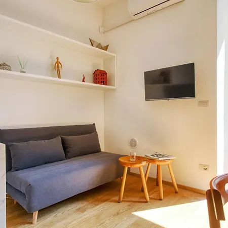 Just Urban - 1br With Outdoor Space - 10 Min Duomo By Tram