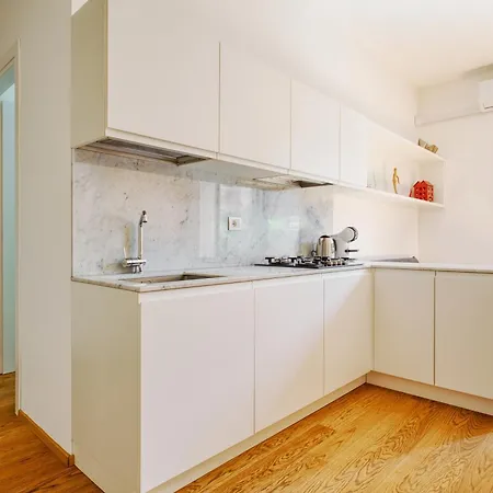 Just Urban Stays - Bilocale con Spazio Esterno - 10 min Duomo in tram