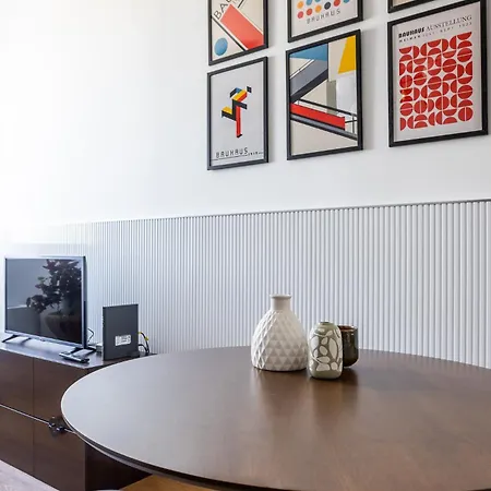Appartement New Flat Near Ieo And Olympic Village Milaan