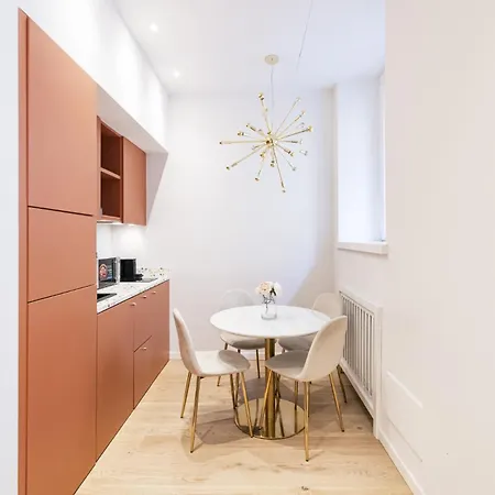 Easylife - - Borgonuovo 4 S - Centro Storico