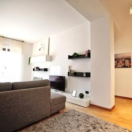 Appartamento Spacious And Modern Apartment - Solari Milano
