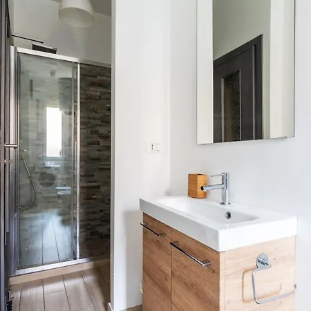 Διαμέρισμα Trilocale In Stile Milanese In Solari