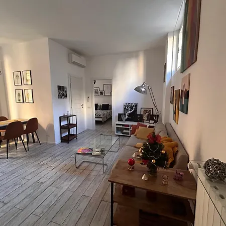 Two Steps From Station Apartamento *