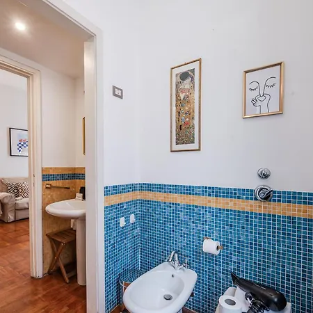 The Boutique - Repubblica - Porta Nuova - Station * Milánó