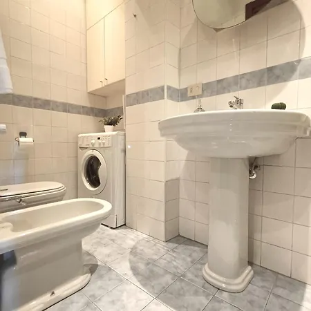 Yr - Garibaldi Apartman