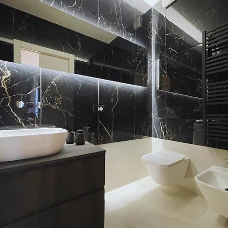 B And G San Babila- Luxury In The Heart Of - Design District Milánó