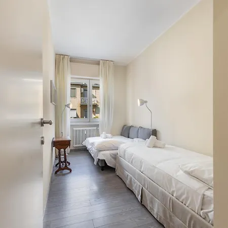 Tortona-metro Tolstoj 5min - Spacious 6 Guests - Wifi アパート ミラノ