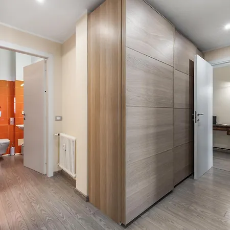 Tortona-metro Tolstoj 5min - Spacious 6 Guests - Wifi アパート *