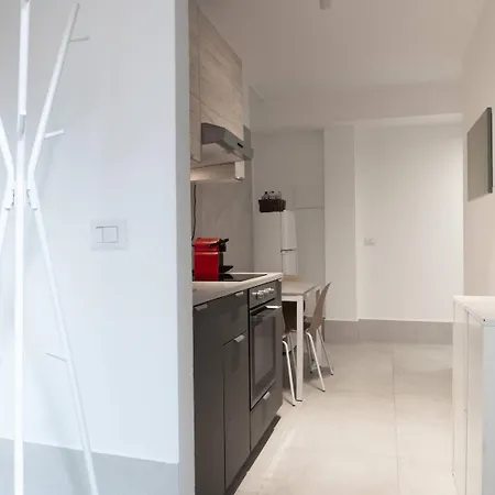 Apartment Vicino Metro M3 Brenta Milan