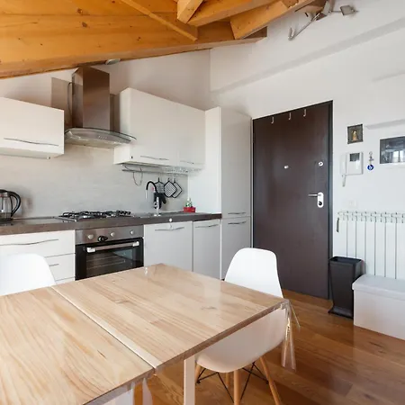 Guesthost- Lambrate Cosy Balcony * ミラノ