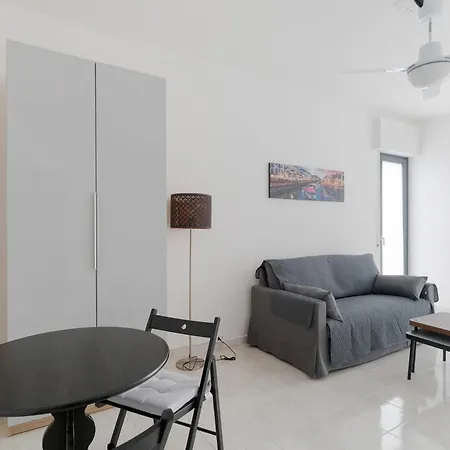 Guesthost - Cimiano M2 Cosy 아파트