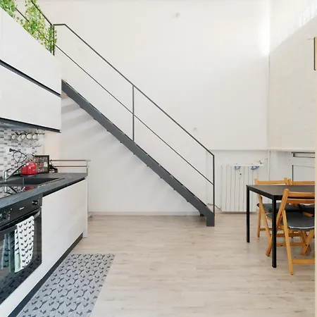 Guesthost - Cozy Loft X4 Near Via Padova דירה