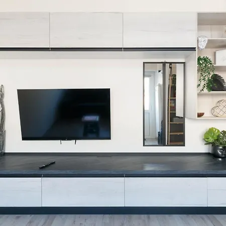 Guesthost - Cozy Loft X4 Near Via Padova דירה מילאנו