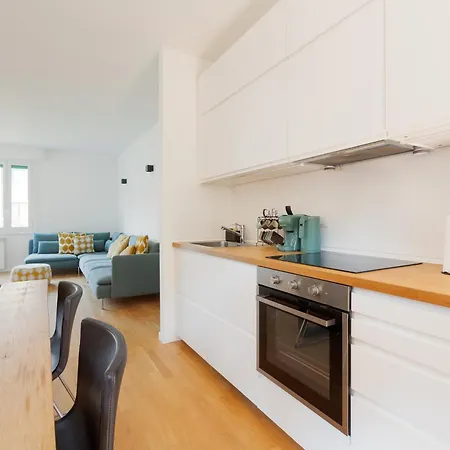 Guesthost - Bright And Modern Apartment *