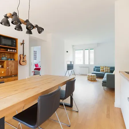Apartment Guesthost - Bright And Modern *