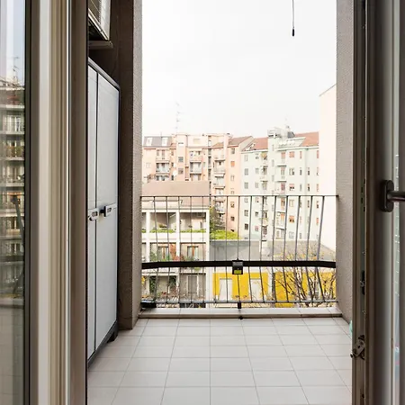 Guesthost - Milano-domodossola Balcony * Milano