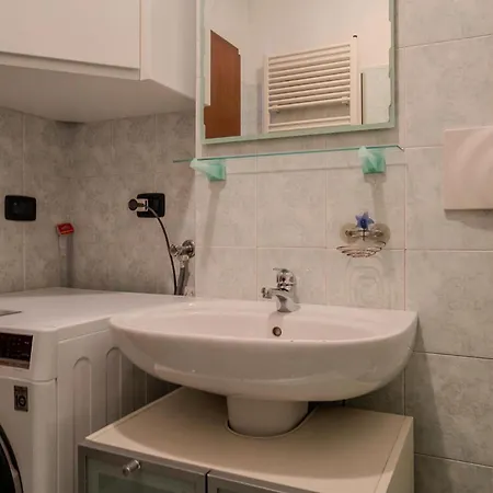 A Pochi Minuti Da Linate, Casa Con 2 Bagni Vicino Arena Santa Giulia Апартаменты *