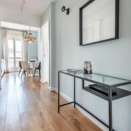 Luminoso Bilocale In Porta Garibaldi