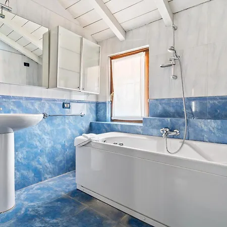 Ampia Casa Su Due Piani, A Pochi Minuti Dai Navigli E Metro *