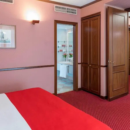 Hotel Leonardo Center 4*