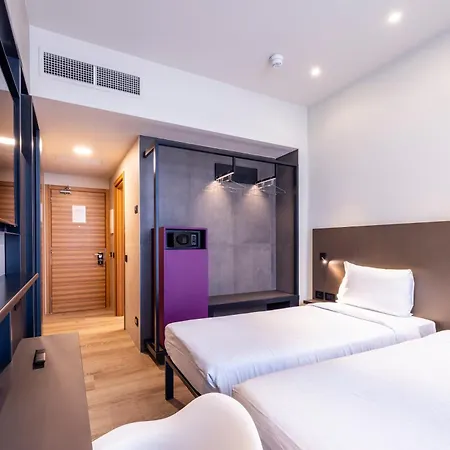 Degli Arcimboldi Отель