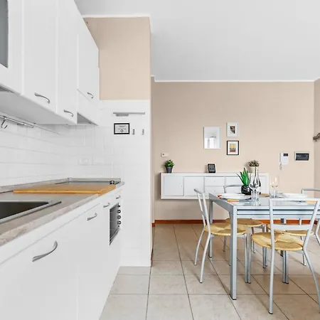 Pe19 - Bright & Modern With Park View - Milano