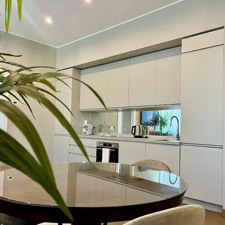 Apartamento Il Glicine - Luxury Urban Oasis *