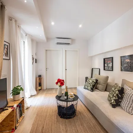 شقة Roncaglia, 27 - Comfort & Character *