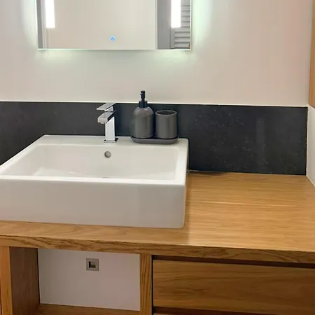 Lägenhet Modern Centre Near San Babila And Duomo *