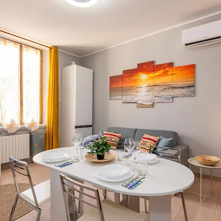 Cozy Retreat With Laundry & Smart Tv Apartment