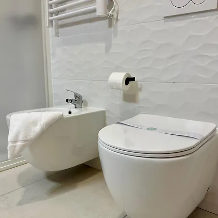 Lr Deluxe - Sismondi 44 * Milan