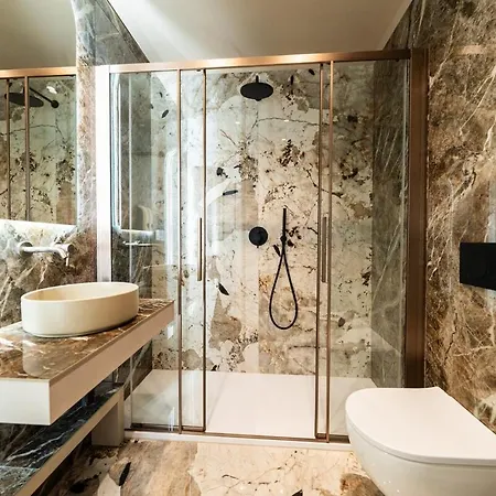 Raffaello Moscova Golden House Milano