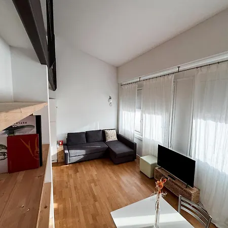 Lumiere Industrial Loft, Yellow Line - *