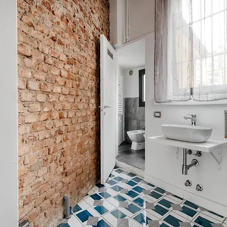 - Loft Industrial Chic *