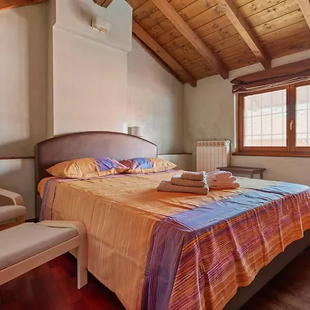 Lägenhet Ampia Casa Su Due Piani, A Pochi Minuti Dai Navigli E Metro Milano