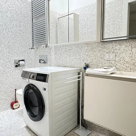 Sant'agostino Large & Elegant Apartment, شقة