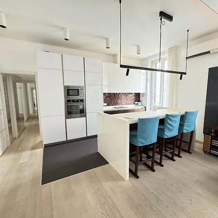 Sant'agostino Large & Elegant Apartment, شقة ميلان