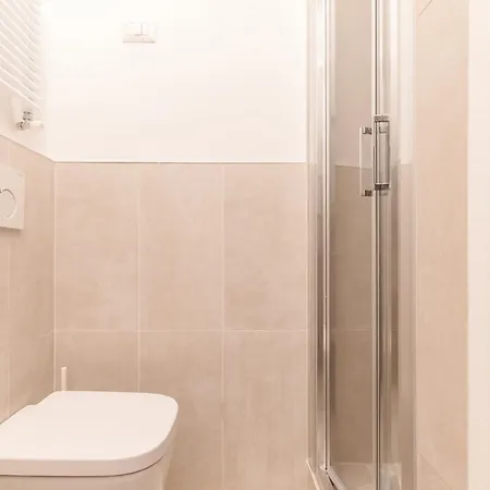 Guesthost - Bright Navigli Milano