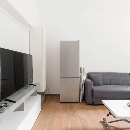 Apartmán Guesthost - Bright & Comfy In Corvetto *