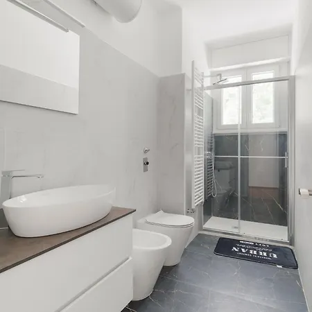 Guesthost - Bright & Comfy In Corvetto Apartamento Milão