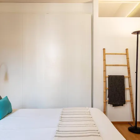 Orca Flexyrent Ac * Milán