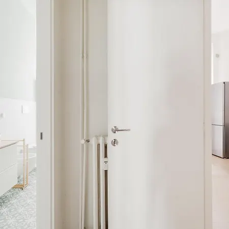 Guesthost - M4 Argonne Balcony * Milan