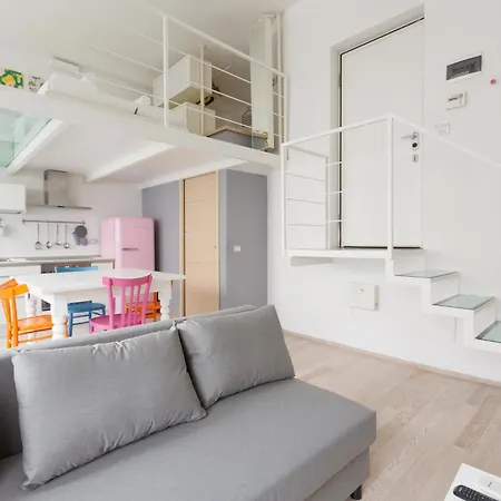 Guesthost - Cosy On 2 Levels! * Milan